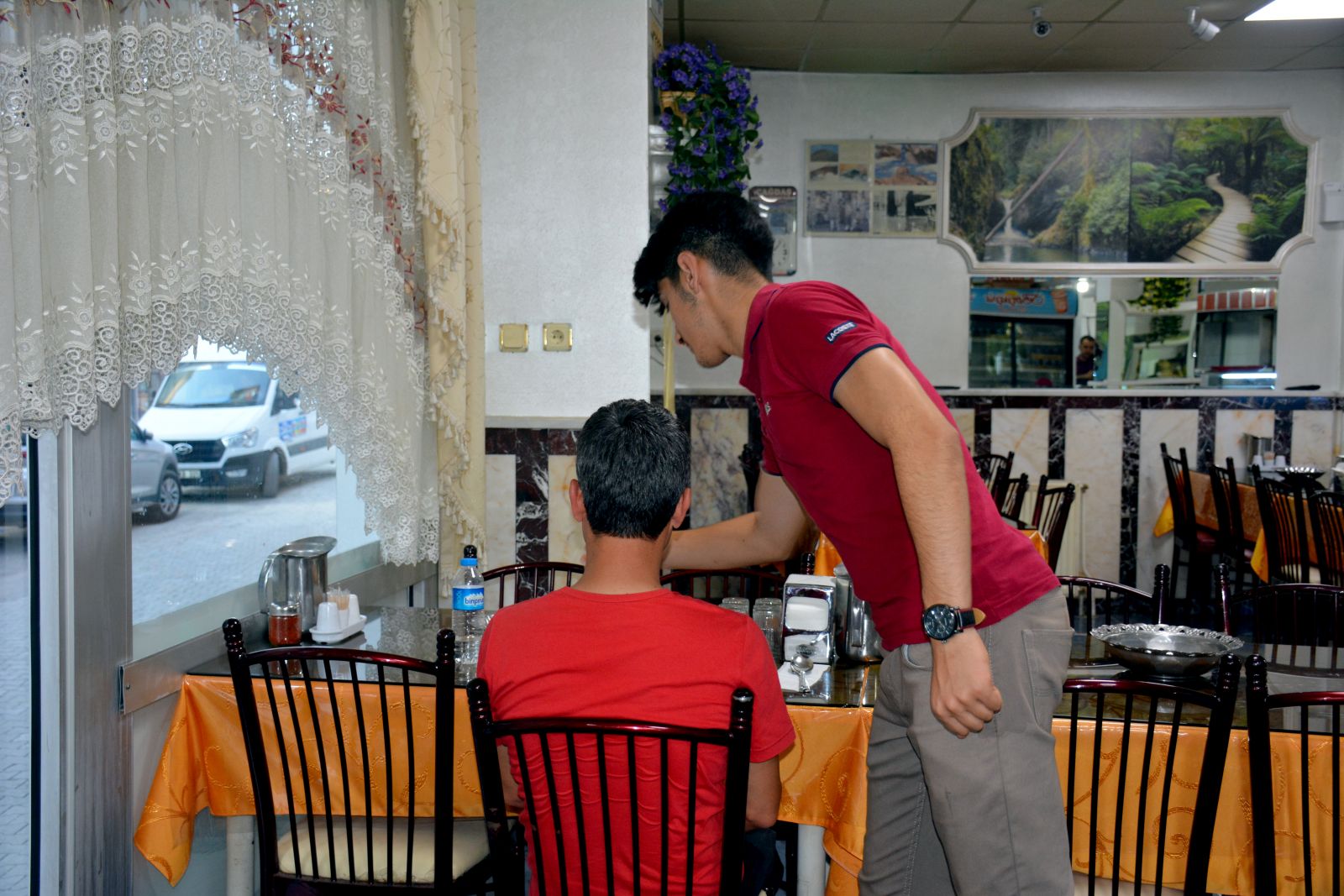 Lokantalarında ihtiyaç sahiplerinden ücret alınmayan ilçe