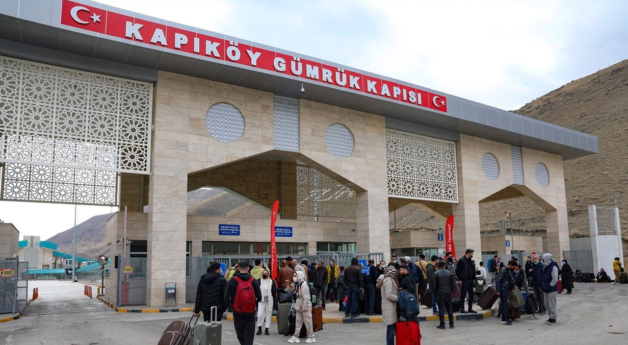 İranlılar indirim günler için Van’a akın etti