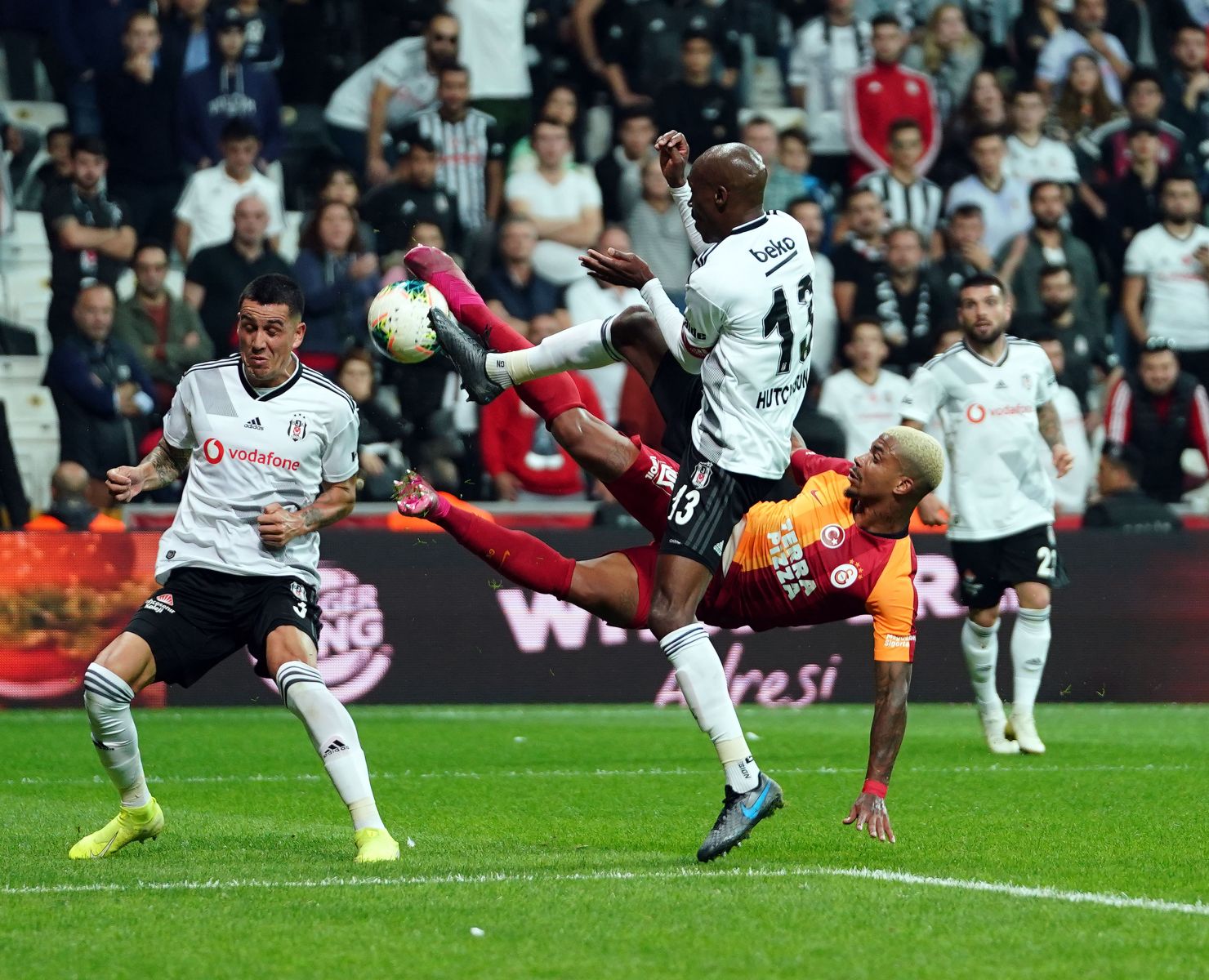 Beşiktaş Galatasaray'ı 1-0 mağlup etti