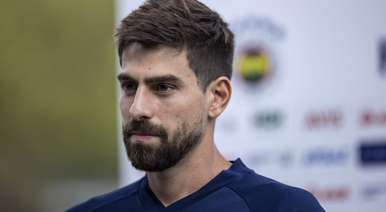 Luan Peres: "Brezilya’da Fenerbahçe taraftarının büyüklüğünü biliyordum" Luan Peres: "Brezilya’da Fenerbahçe taraftarının büyüklüğünü biliyordum"