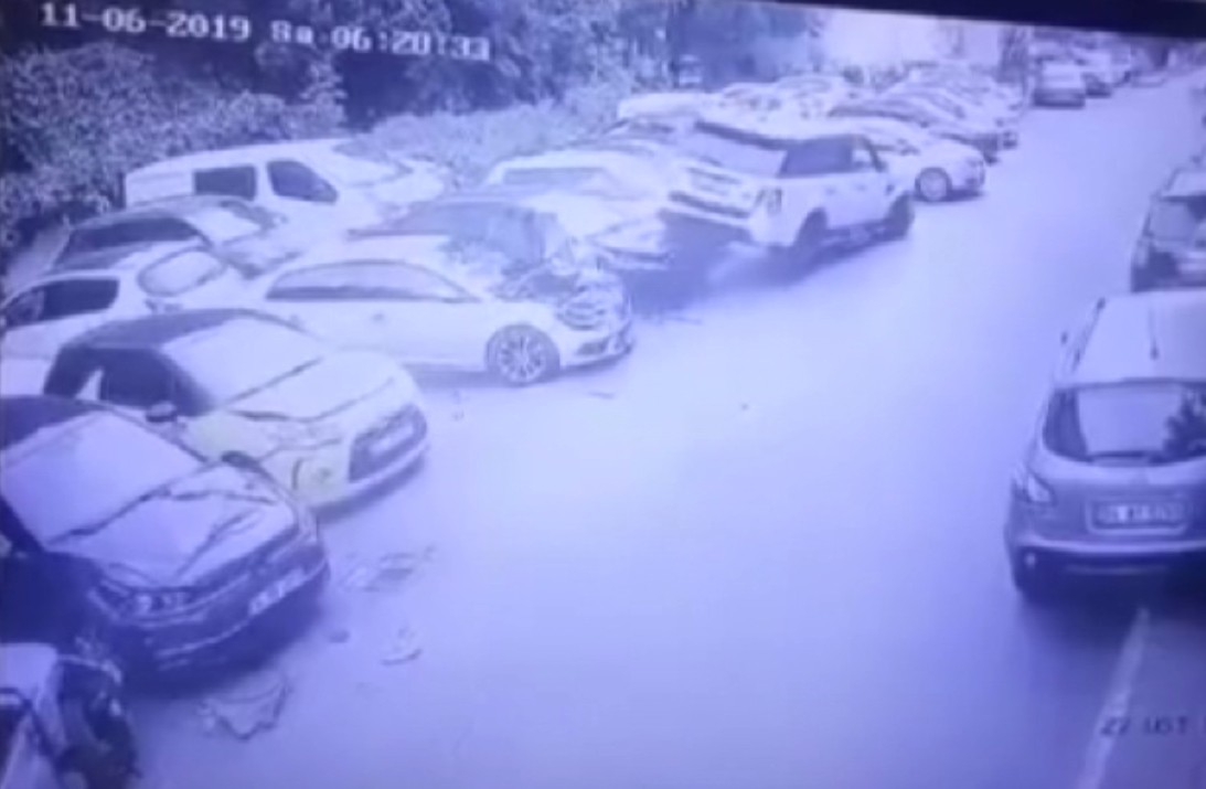 Lüks cip 6 otomobili ezdi Lüks cip 6 otomobili ezdi