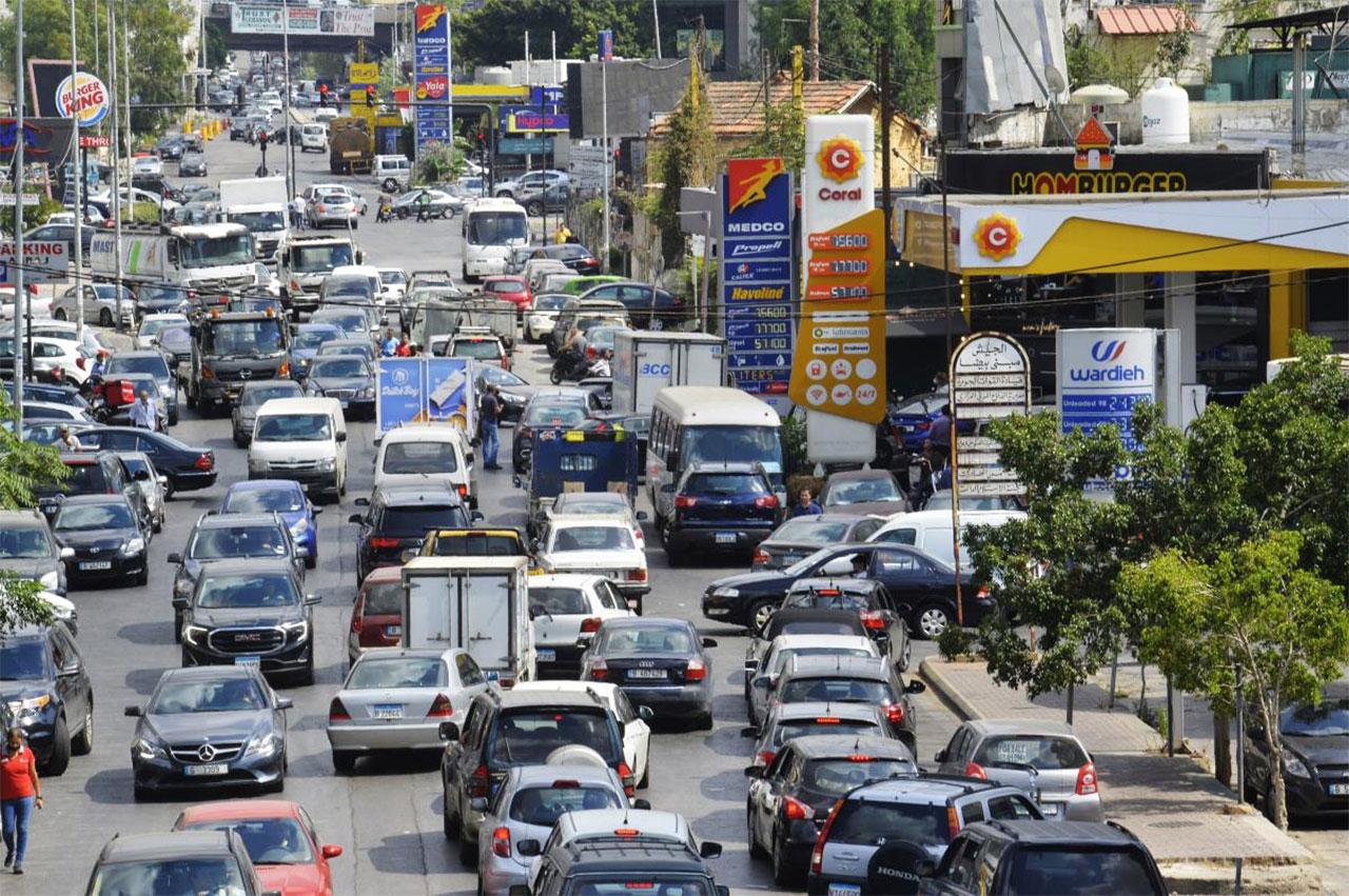 Lübnan'da kriz sürüyor! Benzin fiyatları 4 kat arttı