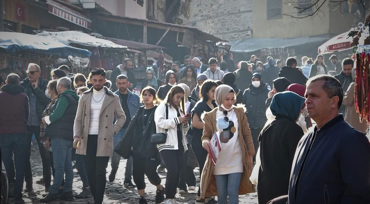 Uludağ’ın eteklerinde kurulan köyün nüfusu hafta sonu 70 kat artıyor