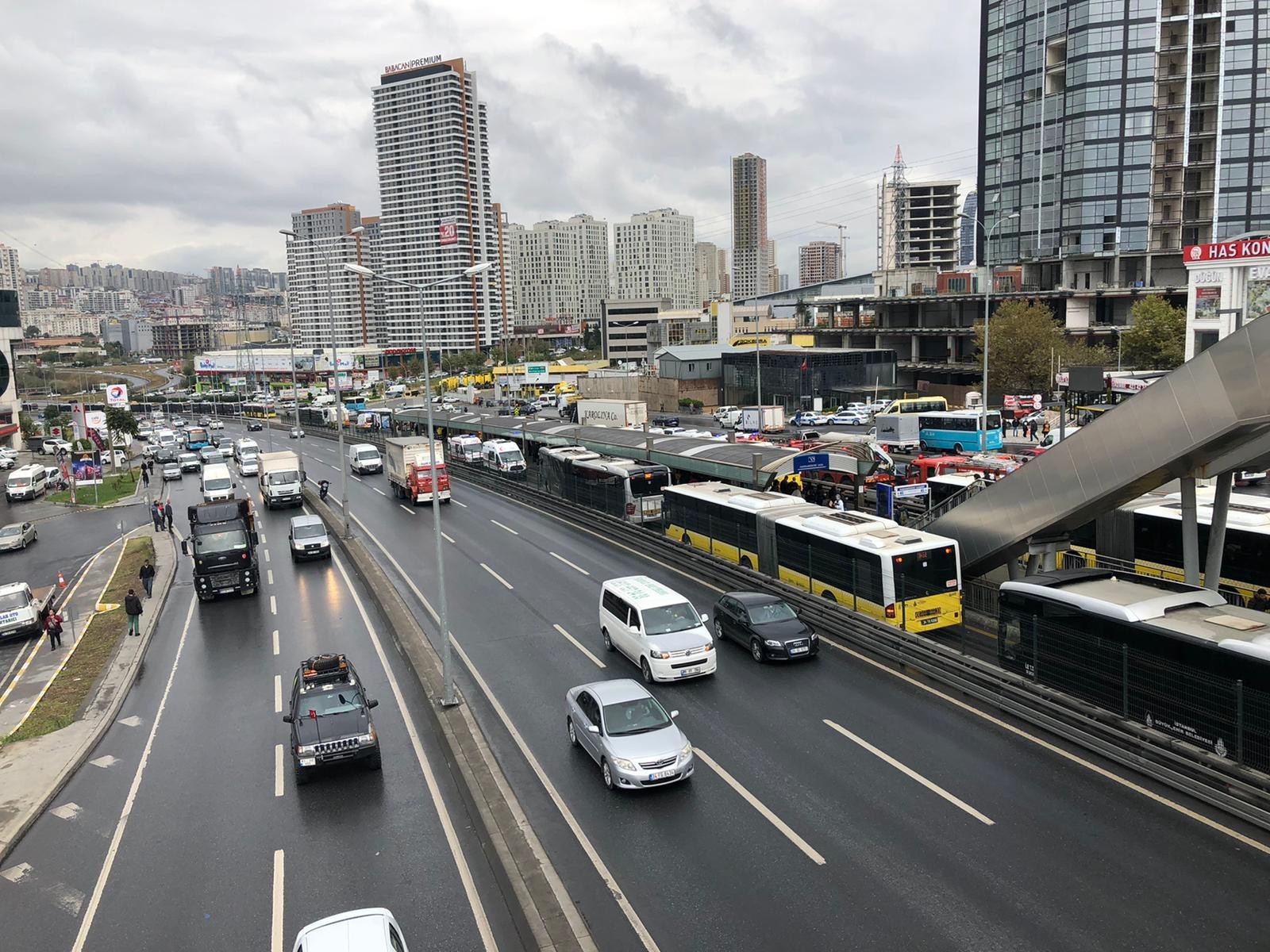 Esenyurt'ta metrobüs kazası: 6 yaralı