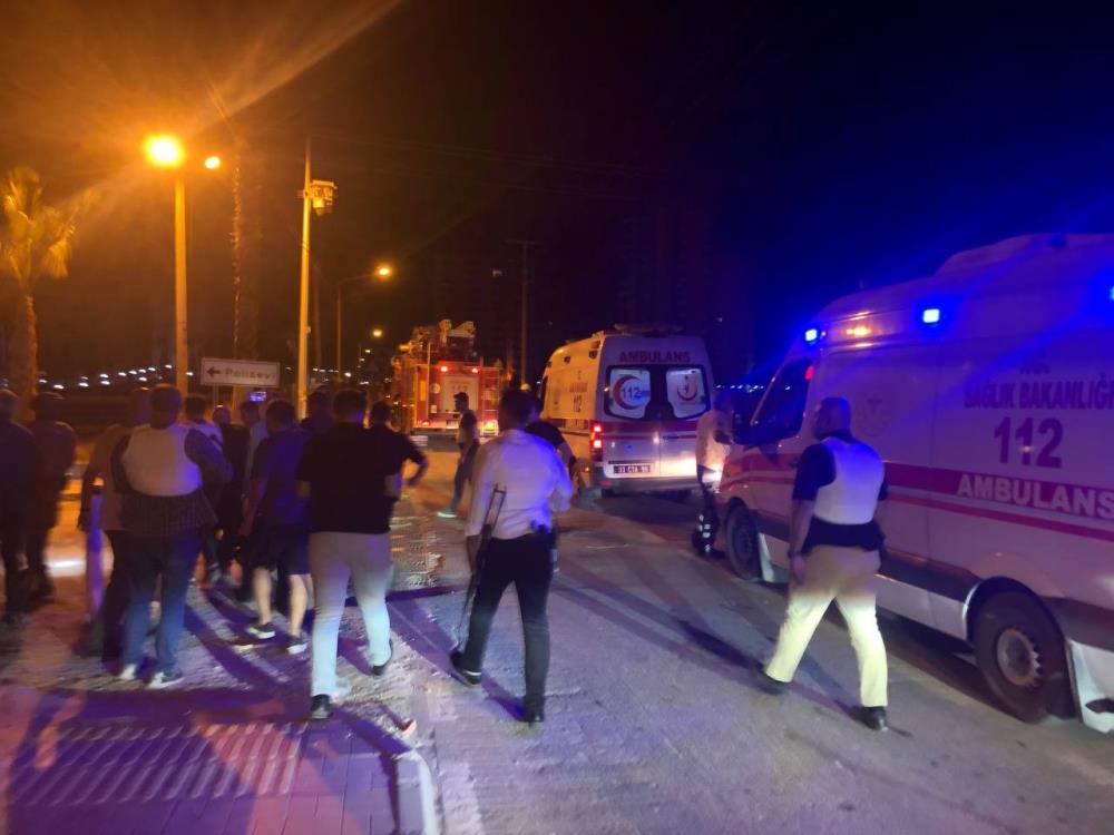 Mersin’de polisevine terör saldırısı, 1 polisimiz şehit düştü