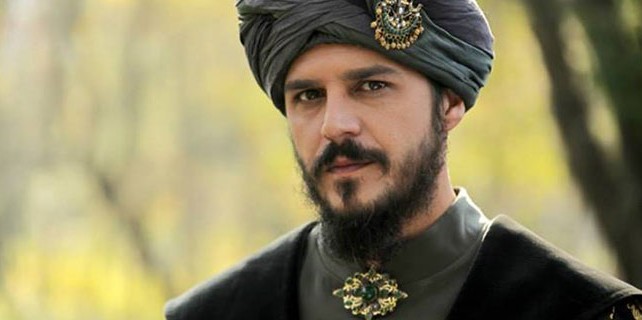 Mehmet Günsür'ün çocukluk fotoğrafı ortaya çıktı | Mehmet Günsür kimdir, kaç yaşında nereli?