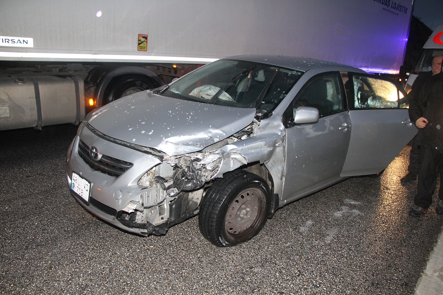 Manisa'daki zincirleme kazada 11 araç birbirine girdi