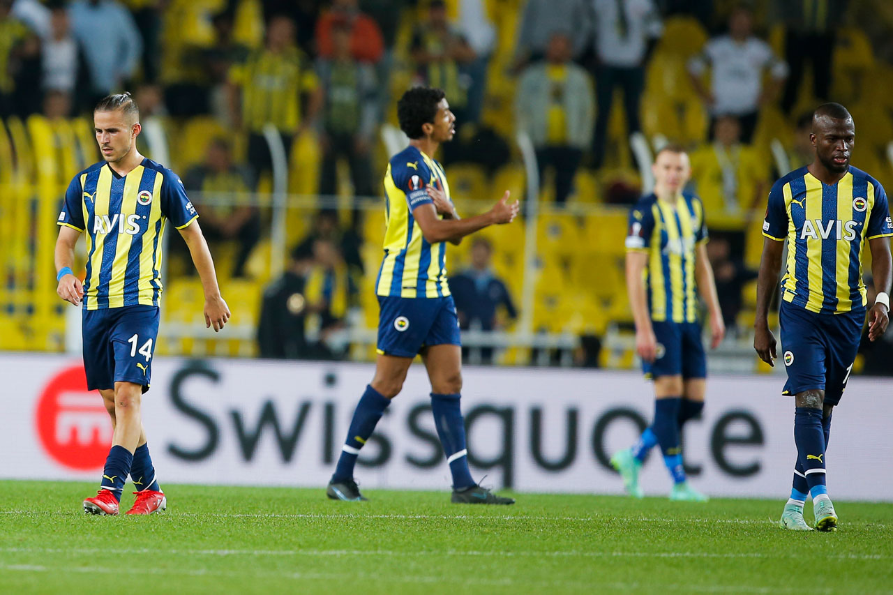 Fenerbahçe Olimpiakos karşısında ağır yara aldı