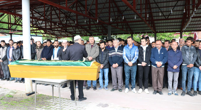 Kaçak ocaktaki göçükte ölen 19 yaşında genç toprağa verildi