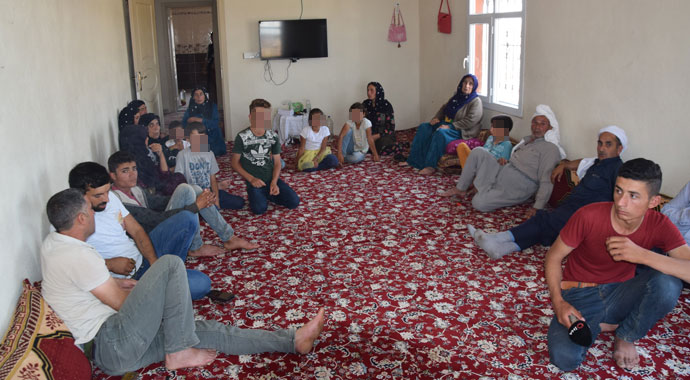 Bu mahallede 17 yaşına geleni ölüm korkusu sarıyor