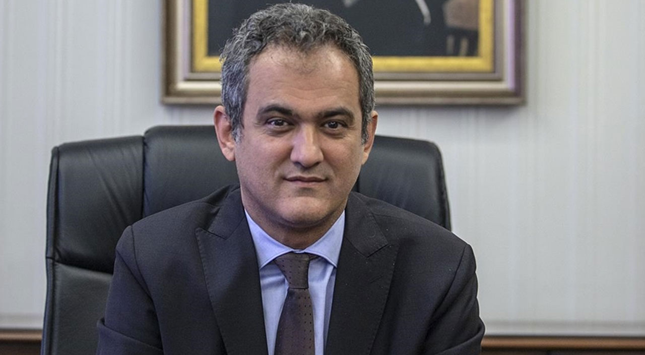Bakan Özer, devam zorunluluğu olmayan öğrencileri açıkladı Bakan Özer, devam zorunluluğu olmayan öğrencileri açıkladı