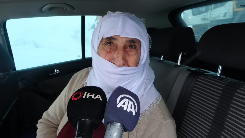 Muş'ta karda mahsur kalan 20 kişi kurtarıldı