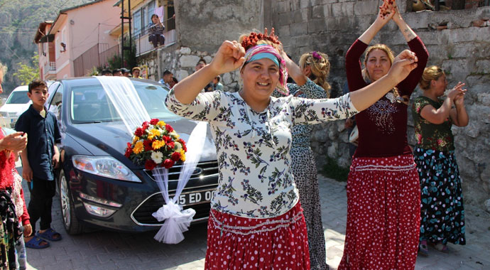 Roman damat istedi, Başkan Sarı gelin almaya makam aracı gönderdi