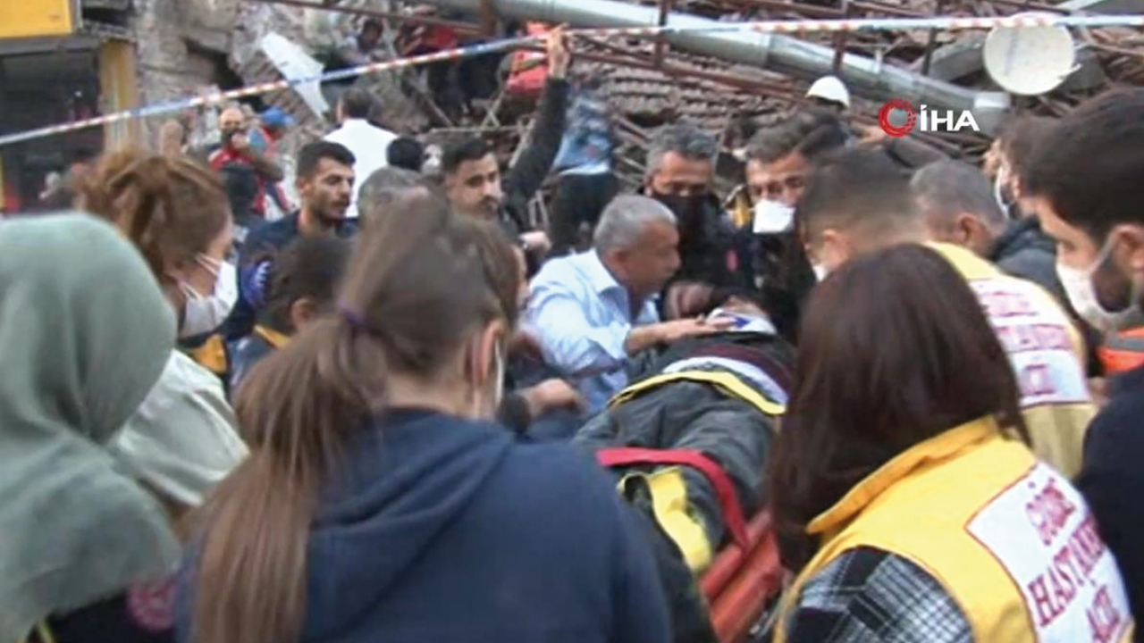 Malatya'da bina çöktü: 13 kişi kurtarıldı