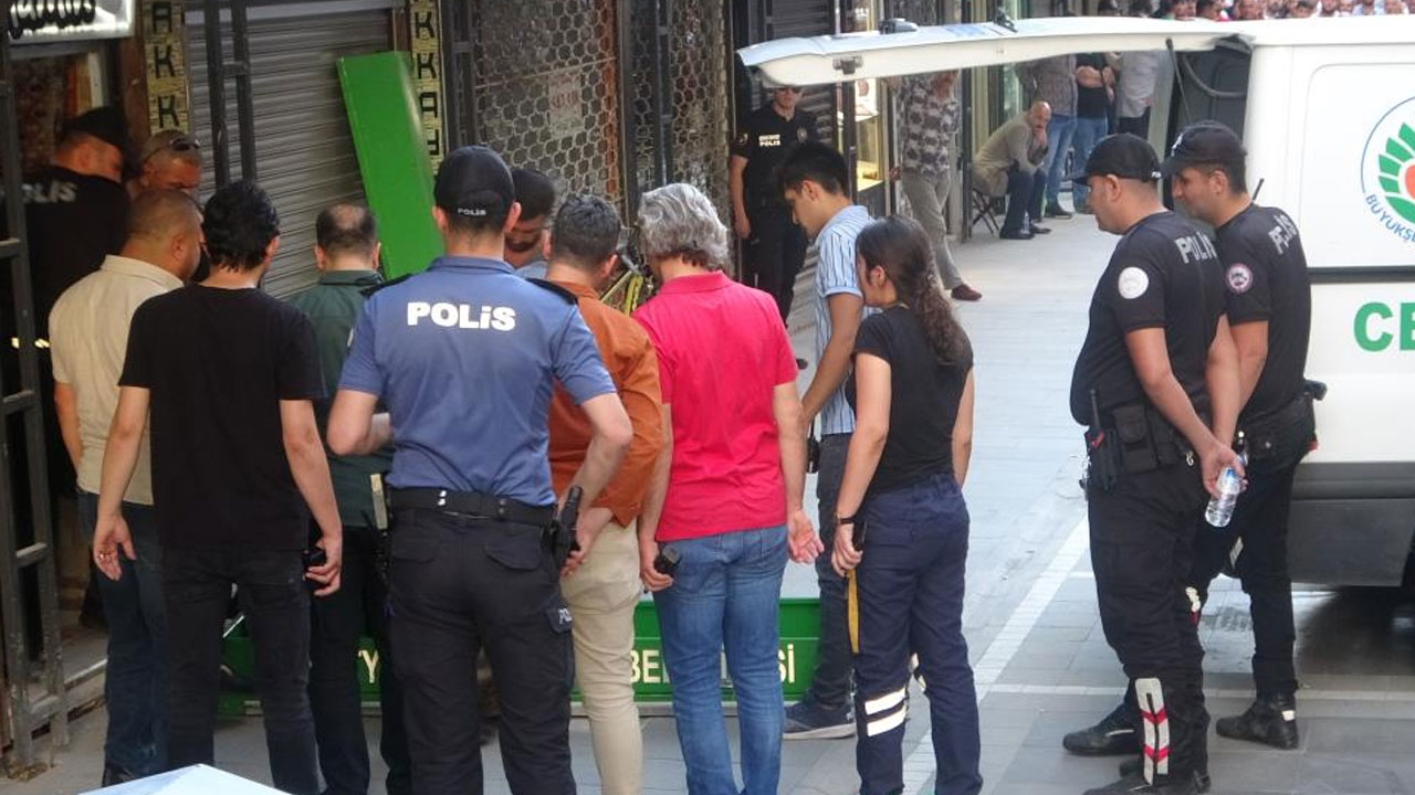 Kafede silahlı çatışma: 2 ölü çok sayıda yaralı var