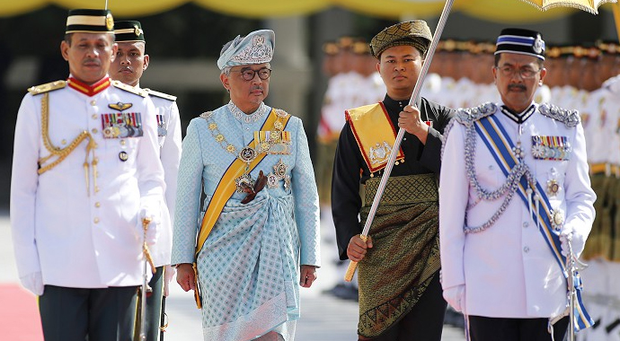 Malezya'nın yeni kralı görevine başladı