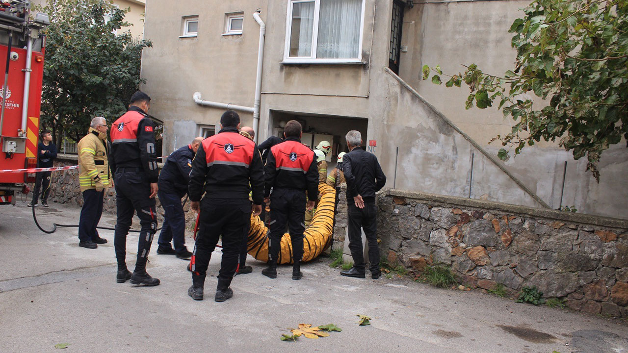 Hasta babasının bulunduğu evi ateşe veren şüpheli gözaltına alındı