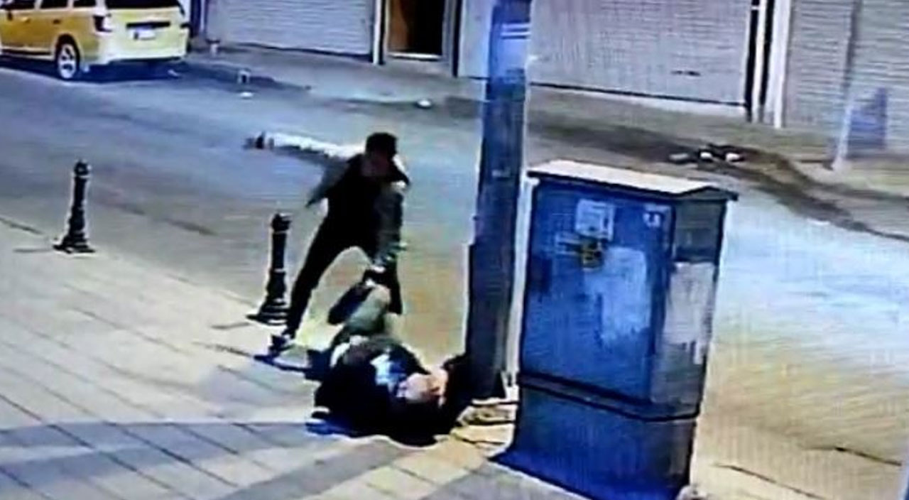 Laf atma kavgası kanlı bitti: Defalarca kez bıçakladı, başına tekmeyle vurdu