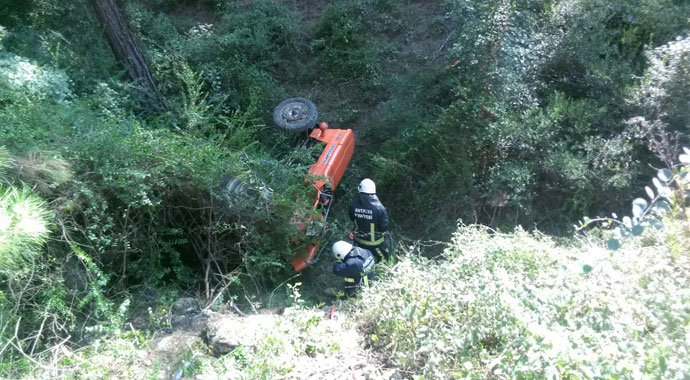 Manavgat'ta traktör uçuruma devrildi: 1 ölü, 1 yaralı