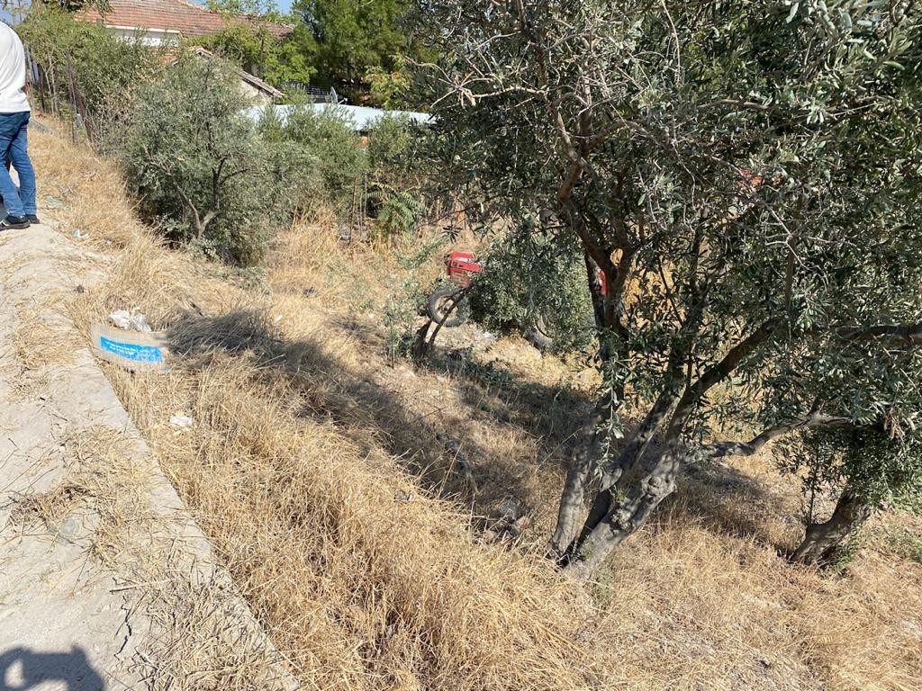 Traktör şarampole yuvarlandı... Sonrası korkunç!