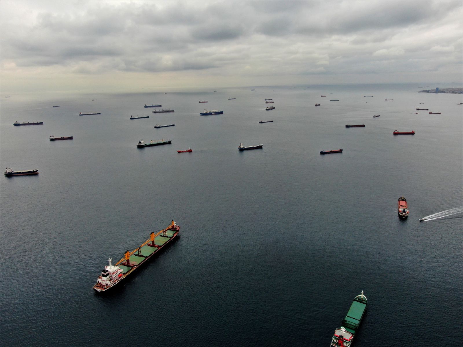 Marmara Denizinde çevre kirliliği! Sızan mazot ve yağın oluşturduğu tahribat gözler önüne serildi Marmara Denizinde çevre kirliliği! Sızan mazot ve yağın oluşturduğu tahribat gözler önüne serildi