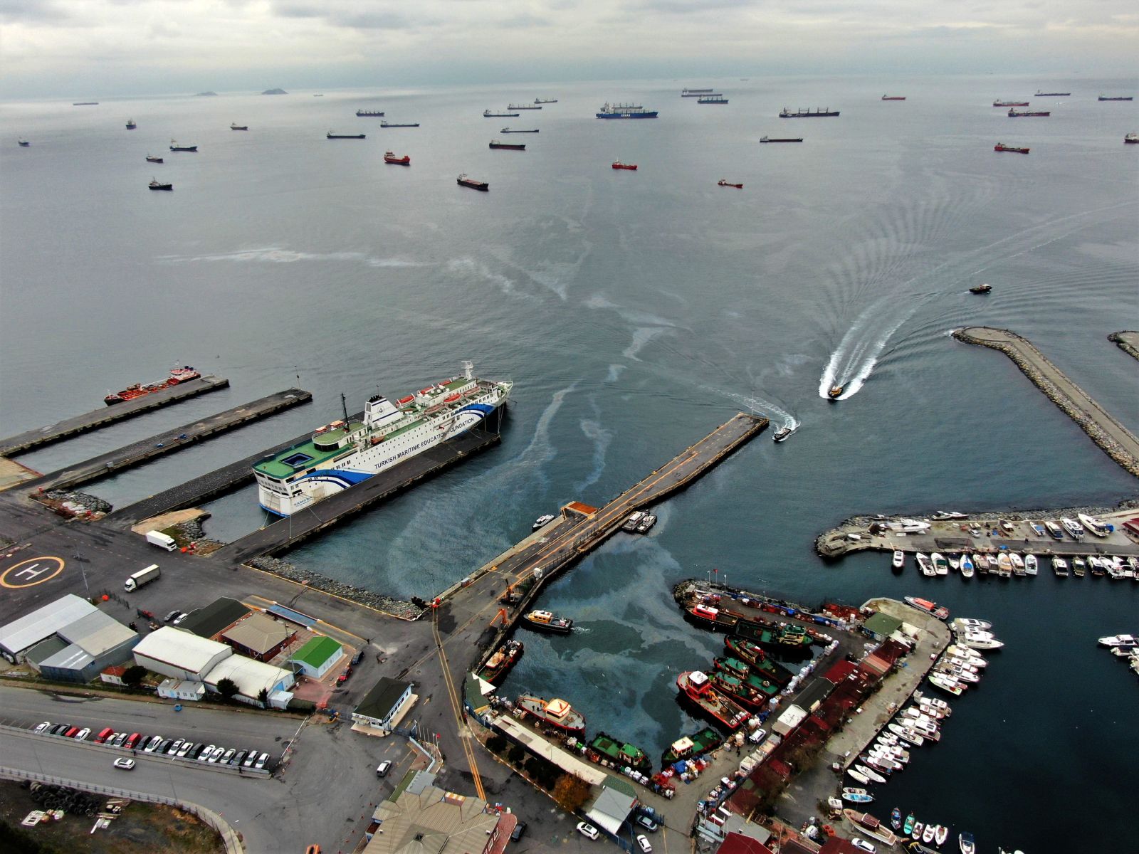 Marmara Denizinde çevre kirliliği! Sızan mazot ve yağın oluşturduğu tahribat gözler önüne serildi