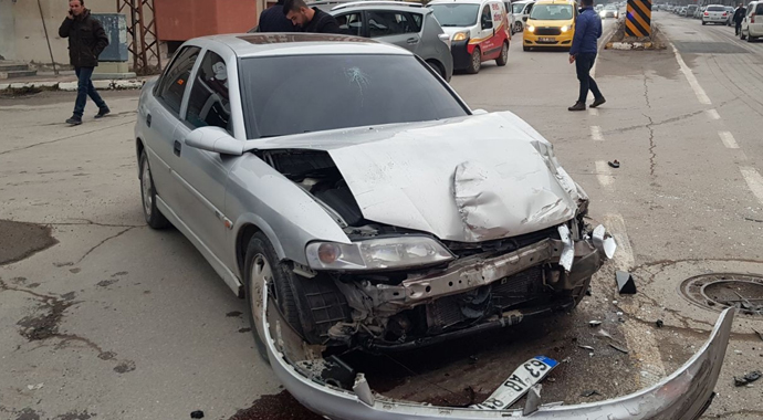 Elbistan'da trafik kazası: 4 yaralı