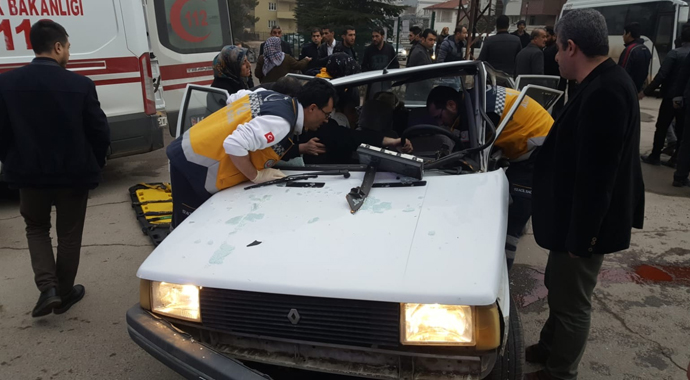 Elbistan'da trafik kazası: 4 yaralı