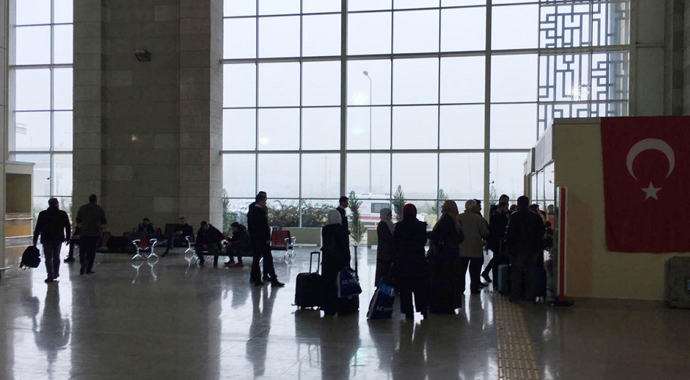 Mardin'de sisten dolayı uçaklar iniş yapamadı