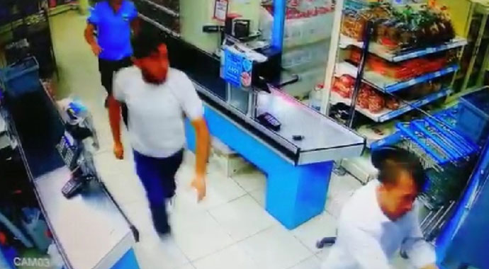Markette silahlar çekildi, 4 kişi yaralandı