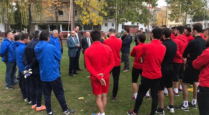 Yüzü maskeli 5 kişi İnegölspor Tesisleri'ne saldırdı