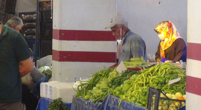 Onları görenler maskelerini taktı!