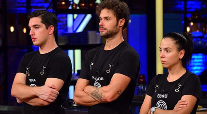 MasterChef'ten elenen isim belli oldu! Rakibi gözyaşlarına boğuldu