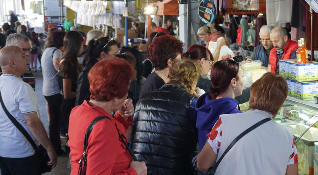 Bulgarların Edirne’ye ‘yorgan’ akını! Rusya vanayı kapattı, karakış için son hazırlıklar... Bulgarların Edirne’ye ‘yorgan’ akını! Rusya vanayı kapattı, karakış için son hazırlıklar...