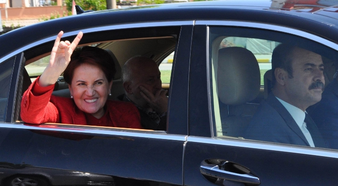 Meral Akşener’e 300 araçlık konvoy