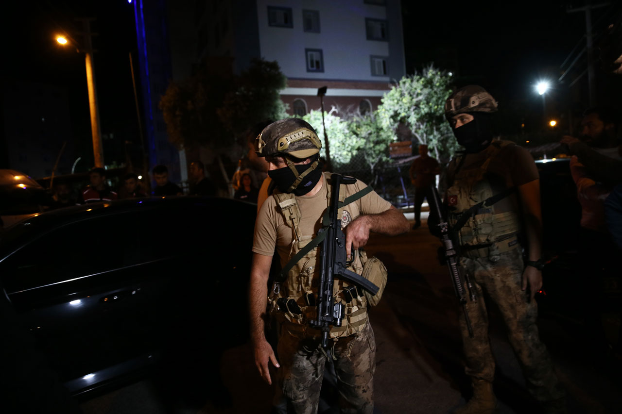 Bakan Soylu duyurdu: Mersin'de bir polis şehit oldu