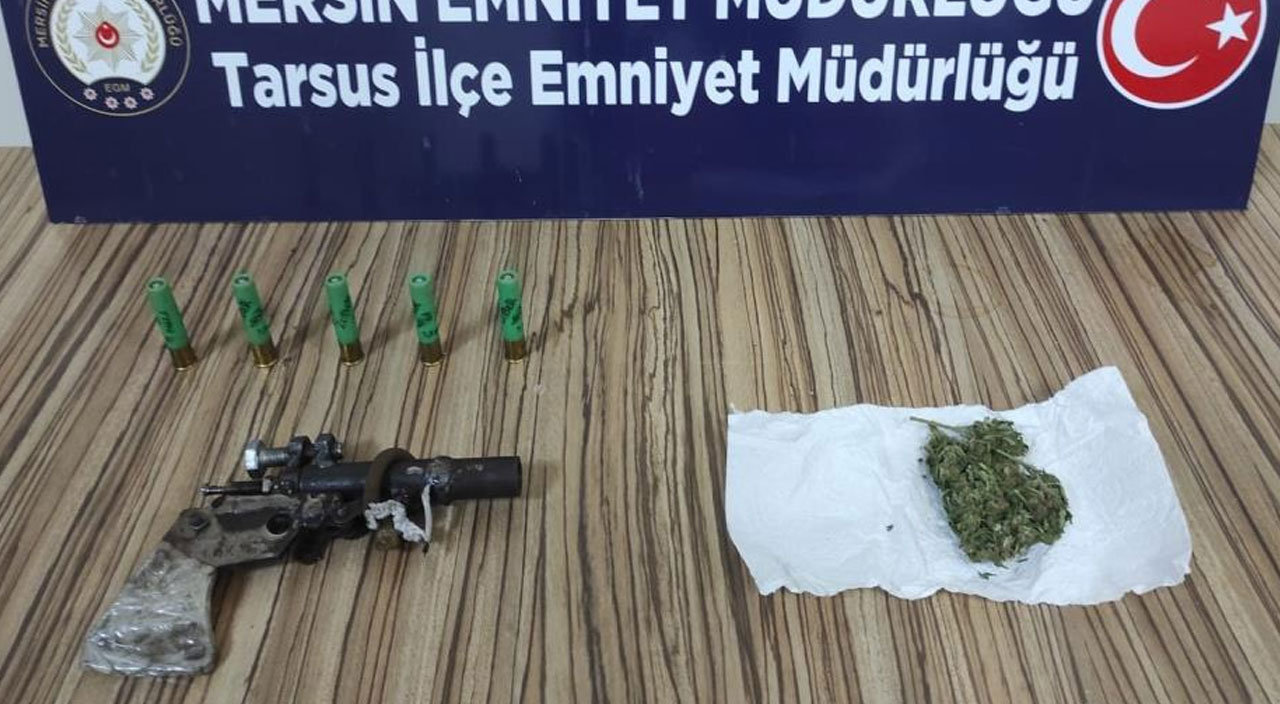Gözaltına alınan şüphelinin evinden kendi ürettiği silah çıktı