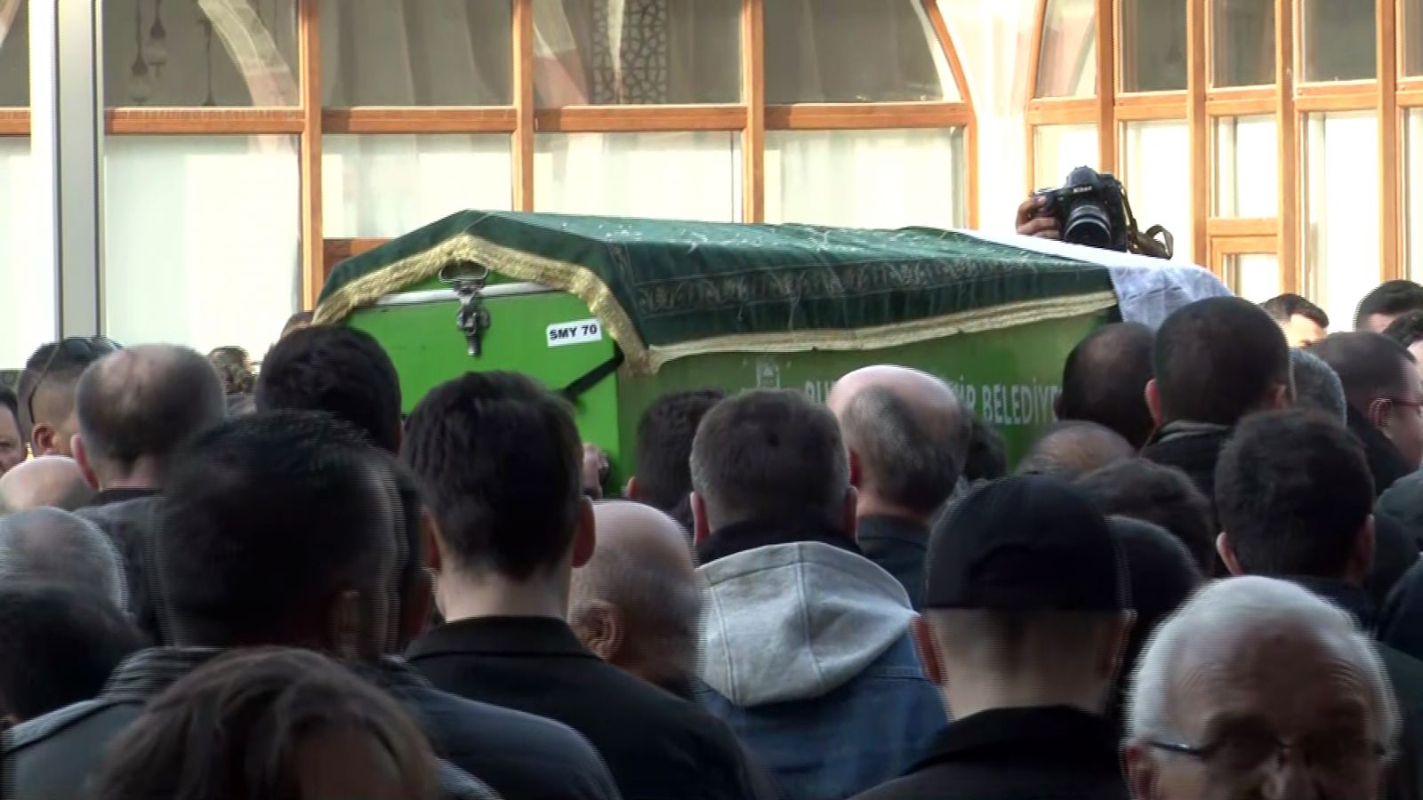 Uludağ'da kaybolan dağcı Mert Alpaslan son yolculuğuna uğurlandı Uludağ'da kaybolan dağcı Mert Alpaslan son yolculuğuna uğurlandı