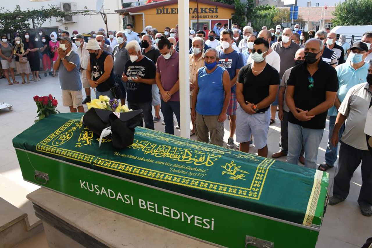 Usta oyuncu Metin Çekmez defnedildi Usta oyuncu Metin Çekmez defnedildi