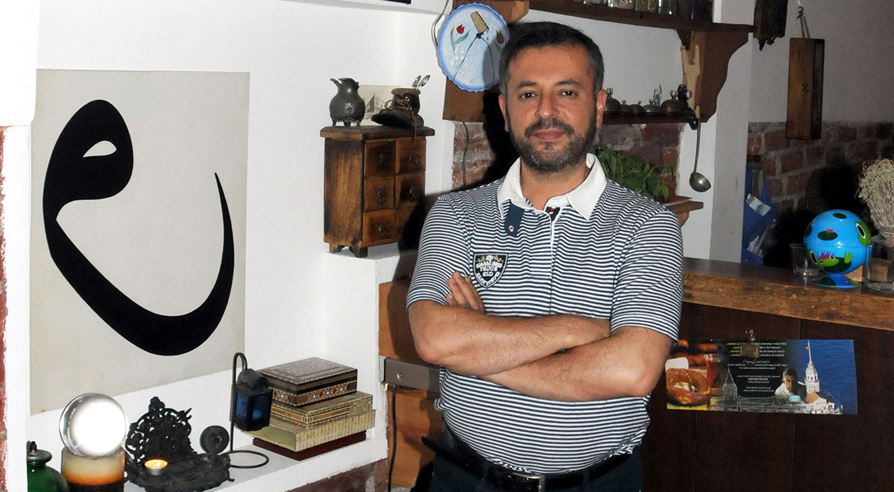 Yazar ve şair Mevlana İdris Zengin hayatını kaybetti