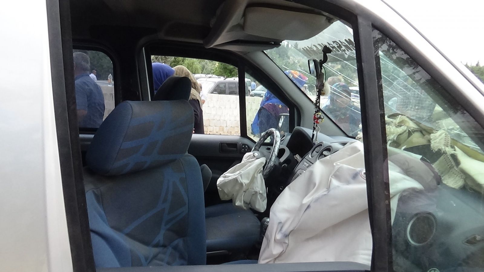 Mezarlıkta ilginç kaza: 4 yaralı