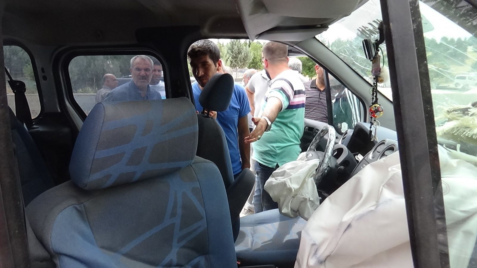 Mezarlıkta ilginç kaza: 4 yaralı