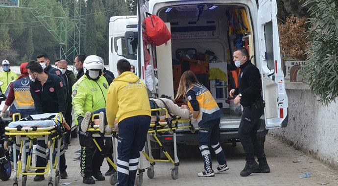 Mezarlıkta dehşet! Abisini ve yengesini pompalı tüfekle vurdu