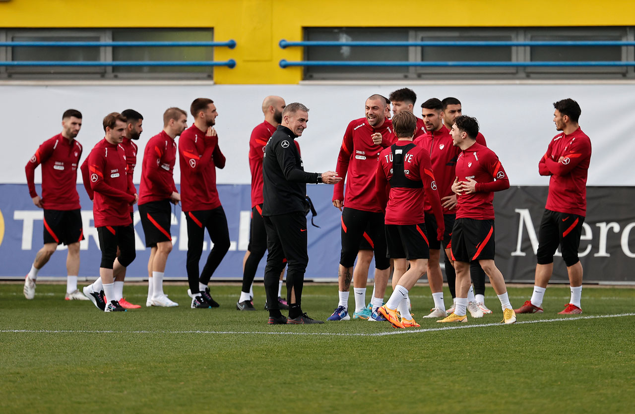 Stefan Kuntz: Bizimle gurur duyacaklar