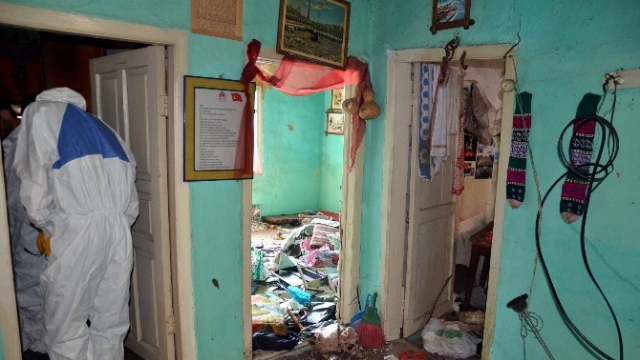 Ölen babalarından miras olarak 3 kamyon çöp kaldı