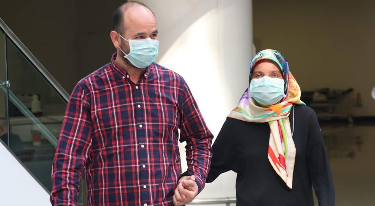 Eşine karaciğerini verebilmek için hastane koridorlarında spor yaptı Eşine karaciğerini verebilmek için hastane koridorlarında spor yaptı