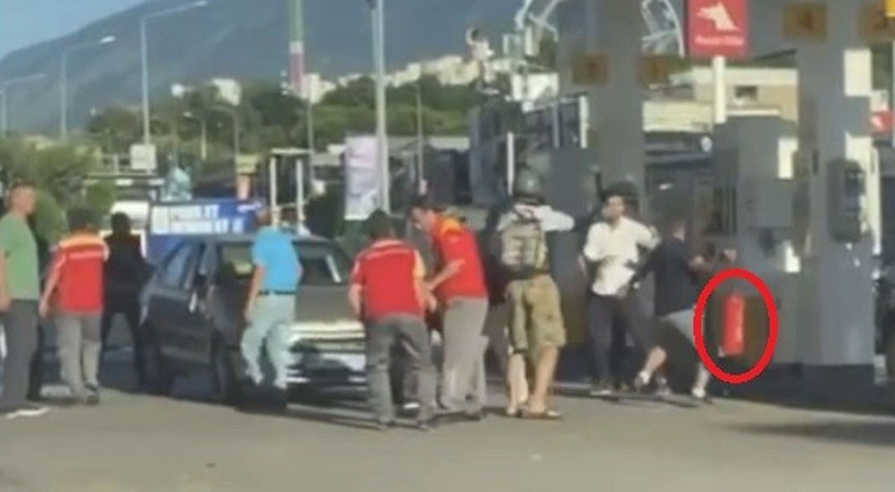 Trafikte makas atma muhaberesi: Yangın tüpüyle başına vurulan kişi hastanelik oldu