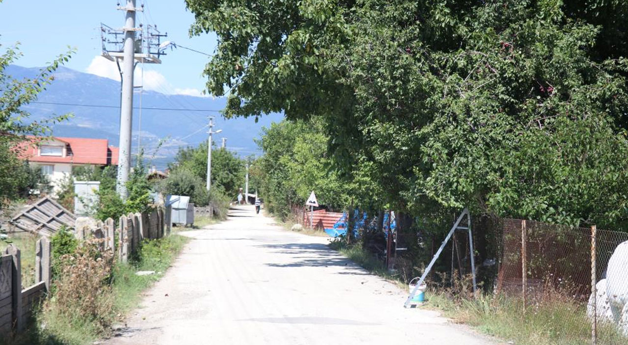 Yüzlerce kişinin zehirlendiği köyde şimdi de toplu göç başladı Yüzlerce kişinin zehirlendiği köyde şimdi de toplu göç başladı