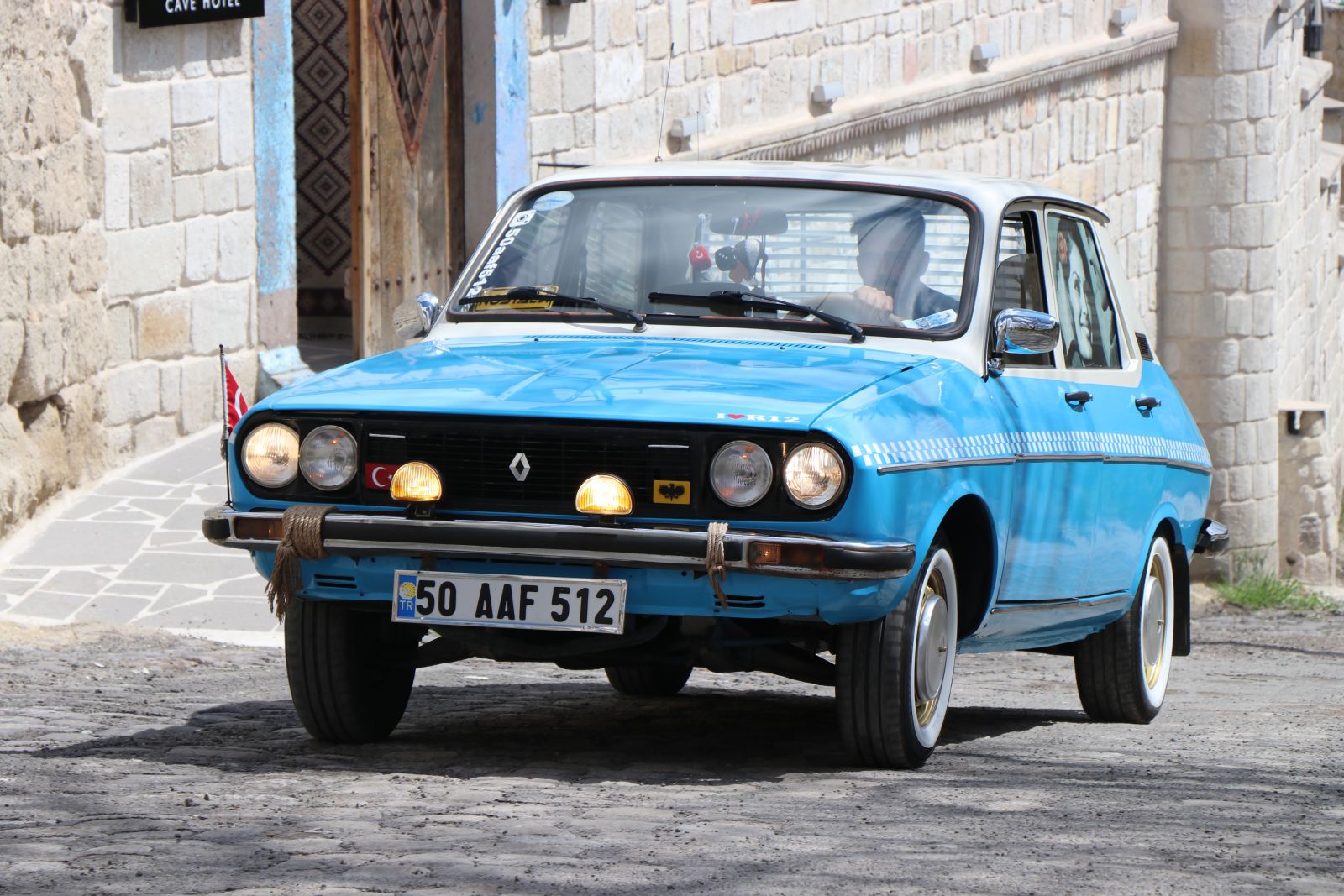 1987 model aracına yaptığını görenler gözlerine inanamıyor 1987 model aracına yaptığını görenler gözlerine inanamıyor