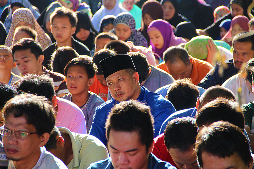 Duterte'den Moro Müslümanlarına kapsamlı özerkliğe onay Duterte'den Moro Müslümanlarına kapsamlı özerkliğe onay